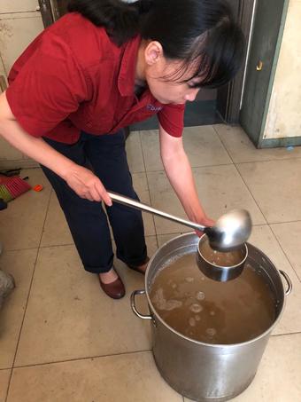 景焦能源公司工會持續(xù)開展系列高溫慰問活動4 (1).jpg 景焦能源公司工會持續(xù)開展系列高溫慰問活動4 (1).jpg